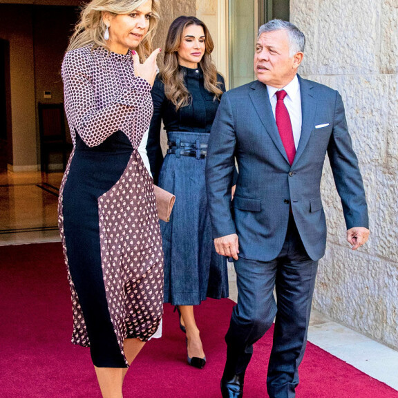 Hups! Hollannin kuningatar Maximalla nolo kenkävalinta – paljonkertova kuva! Maxima piipahti viime viikolla Jordaniassa.