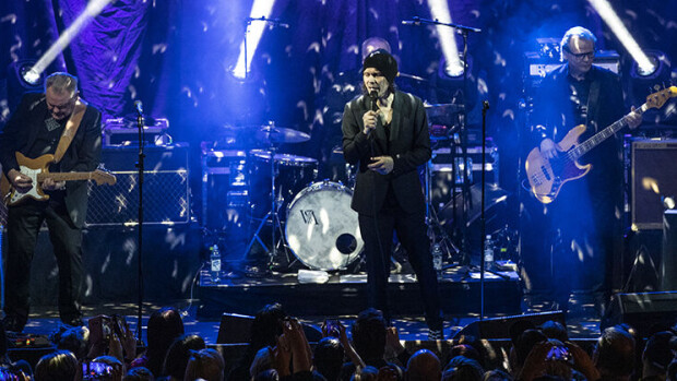 Ville Valo ja Agents vetivät komean keikan Himoksella - show'n lopussa jymy-yllätys! Ville Valo & Agents Himoksella.