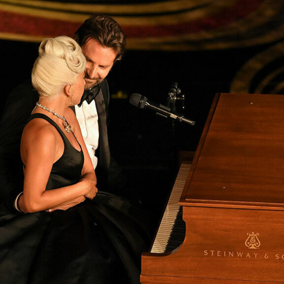 Lady Gaga rikkoi hiljaisuuden – kommentoi salasuhdehuhuja suorassa tv-lähetyksessä: 'Ihmiset näkivät rakkautta, ja se oli tarkoituksemme!' Lady Gaga ja Bradley Cooper