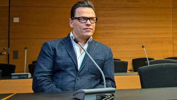 Teuvo Loman pakeni hyväksikäyttökohua Espanjaan – joutuu ulos missikisoista! Teuvo Loman pakeni kohua ulkomaille.