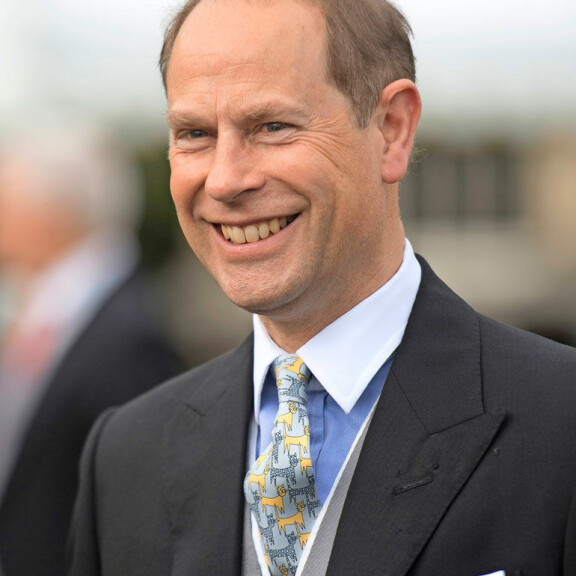 Prinssi Edward on nyt myös Forfarin jaarli. Prinssi Edward on nyt myös Forfarin jaarli.