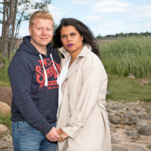 Kaulasten arkea ovat varjostaneet Sampon saamat tappouhkaukset. Kaulasten arkea ovat varjostaneet Sampon saamat tappouhkaukset.