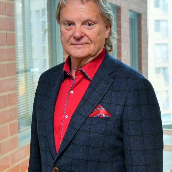 Jo 60 vuotta sitten uransa aloittanut Pepe Willberg, 76, lukeutuu yhä Suomen suosituimpiin laulajiin. Pepe Willberg, 76, lukeutuu yhä Suomen suosituimpiin laulajiin.