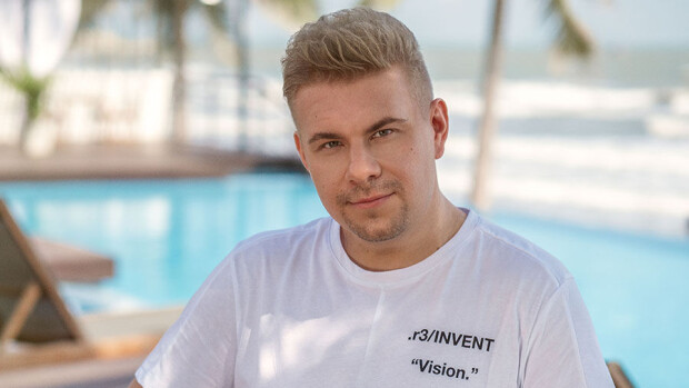 Huhhuh, mitä törkykommentteja - TIS-Iiro ylitti lopullisesti hyvän maun rajat: ”Se v***u istuu siihen munan päälle, ni j*****ta mä tykkään siitä” Temptation Island Suomi - Iiro on törkeä puheissaan.