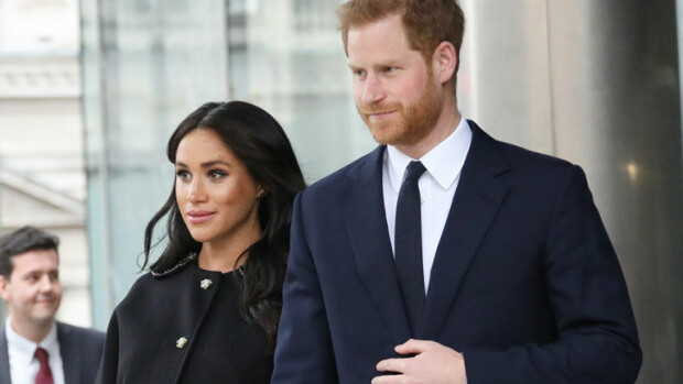 Kohuttu herttuapari Harry ja Meghan pääsi omaan kotiin – rapistunut kuningattaren pakopaikka remontoitiin entiseen loistoonsa! Meghan ja Harry pääsivät vihdoin ikiomaan kotiin.