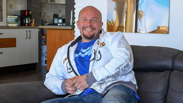 Miljonääri Henry Aflecht muutti Suomen hienoimmasta poikamiesboksista Espanjaan – kuvat hulppeasta miljoonahuvilasta! Henry Aflecht osti miljoonahuvilan Espanjasta.