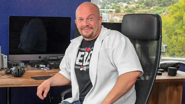 Espanjaan muuttanut suomalaismiljonääri Henry Aflecht elää sinkkuna: Tämän takia espanjalainen nainen ei kelpaa! Henry Aflecht elää sinkkuna Espanjassa.