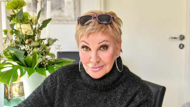 17 vuotta sinkkuna viihtynyt Hannele Lauri avoimena: Seksi jäi eron jälkeen! Hannele Laurilla on tiukat kriteerit unelmakumppanille.