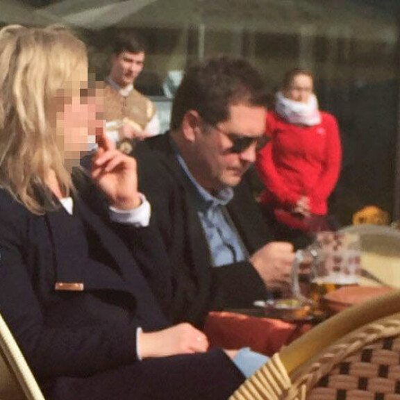 Jethro Rostedt ja vaalea kaunotar herättivät huomiota Tallinnassa – kuva! Jethro Tallinnassa.