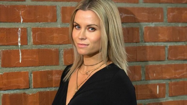 Salatut elämät -kaunottaren perhekuvat on suloisuuden huipentuma – tässä on Tiia Elgin pariviikkoinen tytär! tiia elg