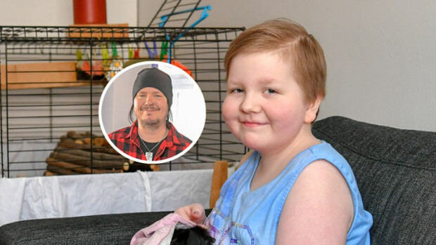 Happoradio-tähti Aki Tykki yllätti leukemiasta toipuvan Iiriksen, 11, totaalisesti: ”Seuraavaksi syön hänen nimikkohampurilaisensa!” Aki Tykki yllätti Iiriksen.