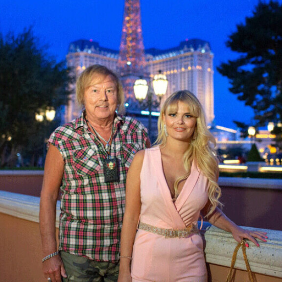 Danny ja Erika tutustuivat luonnollisesti myös Vegasin neonvaloilla vuorattuun yöhön. Danny ja Erika tutustuivat luonnollisesti myös Vegasin neonvaloilla vuorattuun yöhön.