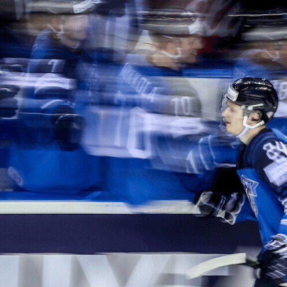 Kaapo Kakko - mitähän mahtaisi olla tshekiksi? Kaapo Kakko - mitähän mahtaisi olla tshekiksi?