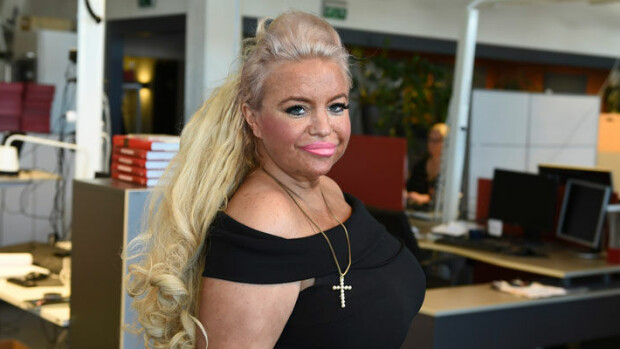 Johanna Tukiainen todettiin ulosotossa varattomaksi – kohublondilla rästissä yli 38 000 euroa! Johanna Tukiainen elää yli varojensa.