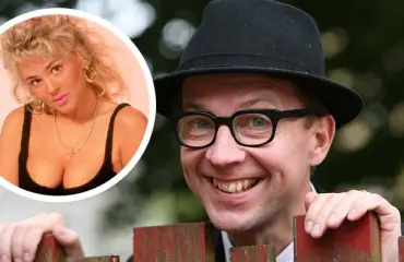 Mikä aarre! Simo Frangen löysi Kikan antaman lahjan 33 vuoden takaa - sisältää rakkaudentunnustuksen!