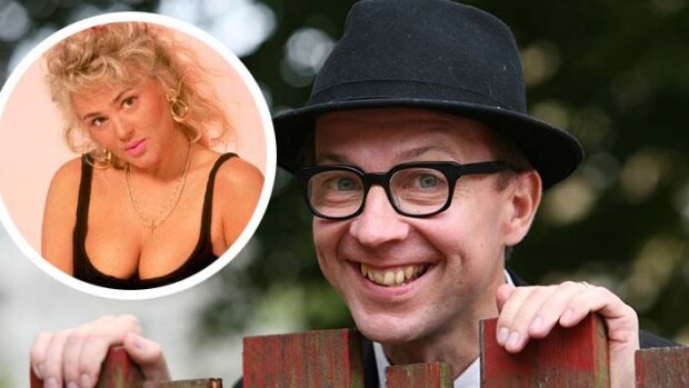 Mikä aarre! Simo Frangen löysi Kikan antaman lahjan 33 vuoden takaa - sisältää rakkaudentunnustuksen! kikka, simo frangen