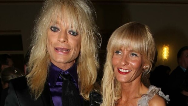 Michael Monroelta harvinainen yhteiskuva: jo 16. hääpäivä Johanna-rakkaan kanssa – suomalaisjulkkikset osoittavat tukensa onnelliselle liitolle! Michael Monroe ja Johanna-vaimo