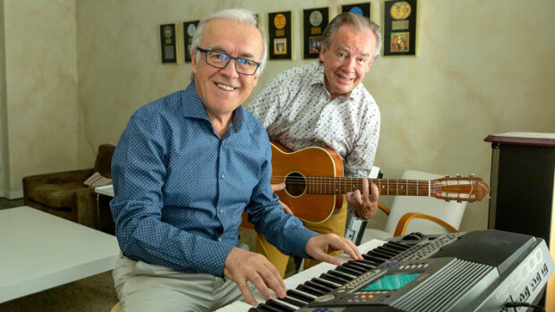 Iskelmäkonkarit Matti ja Teppo pohtivat kuolemaa: Toivomme äkillistä lähtöä! Matti ja Teppo toivovat äkillistä lähtöä.