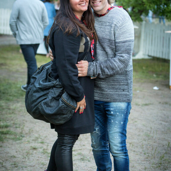 Aihiset poseerasivat Seiskalle Ruisrockissa vuonna 2016 ja kertoivat festivaalin olevan yhteinen perinne. Tänä kesänä julkkiskokki kuitenkin biletti festareilla ilman vaimoaan. Aihiset poseerasivat Seiskalle Ruisrockissa vuonna 2016 ja kertoivat festivaalin olevan yhteinen perinne. Tänä kesänä julkkiskokki kuitenkin biletti festareilla ilman vaimoaan.