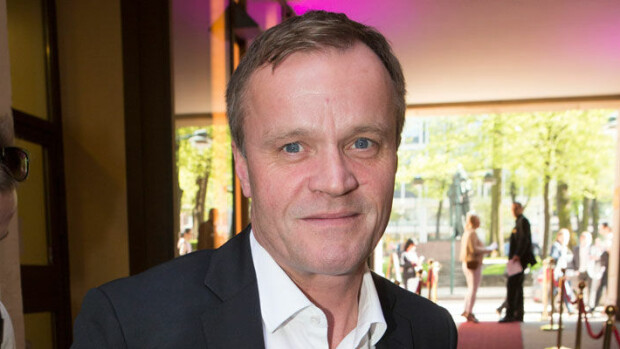 Kuvat! Tässä on rallilegenda Tommi Mäkisen valtava vesihirmu – Mersu-virittäjä tuunasi 500 000 euron veneen! Tommi Mäkinen hankki uuden veneen.