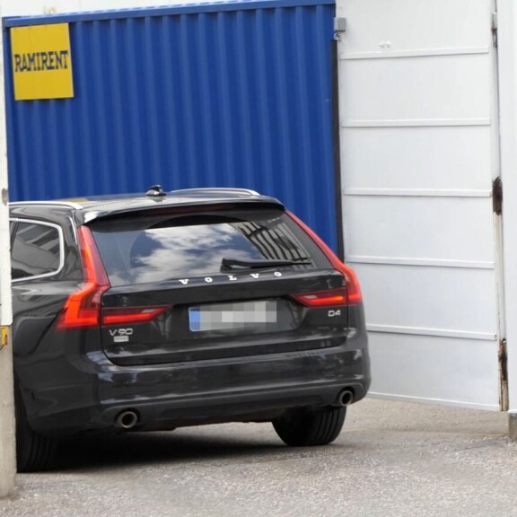 ”Tämän pienen naisen elämä on pilalla!” - Sofia Belórf kiistää syyllistyneensä rahanpesurikokseen - vietiin käräjiltä tutkintavankeuteen kurjiin oloihin! tikkurilan poliisivankila sofia