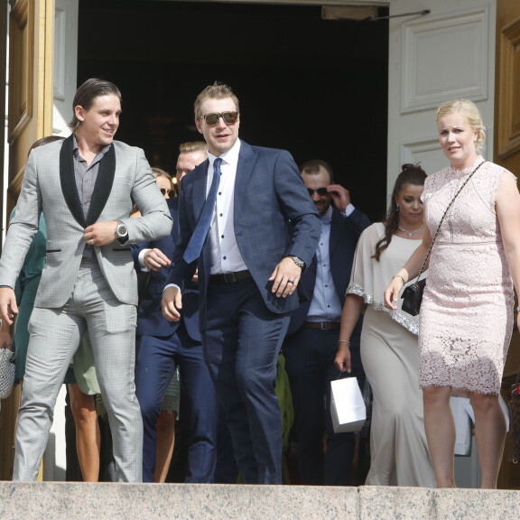 Mikael Granlund ja Emmi-rakas menivät naimisiin Helsingissä! Harhauttivat ovelasti mediaa Tuomiokirkolla! haa