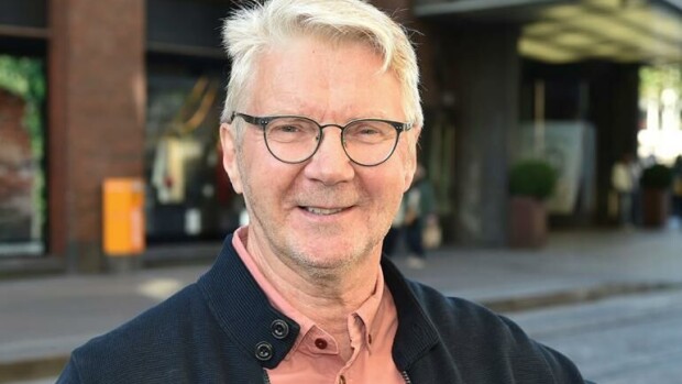Näyttelijä-kansanedustaja Pirkka-Pekka Petelius naimisiin: 'Kekkerit perhepiirissä' ppp