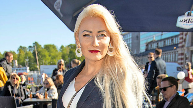 Marika Fingerroos esitteli täydellisiä pakaroitaan – jopa Henna Kalinainen mykistyi: ”No huh!” Marika Fingerroos