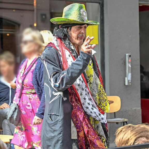 Andy McCoy toikkaroi baarissa: ”Rööki kärysi ja puhe sammalsi” – kuva! Andy McCoy