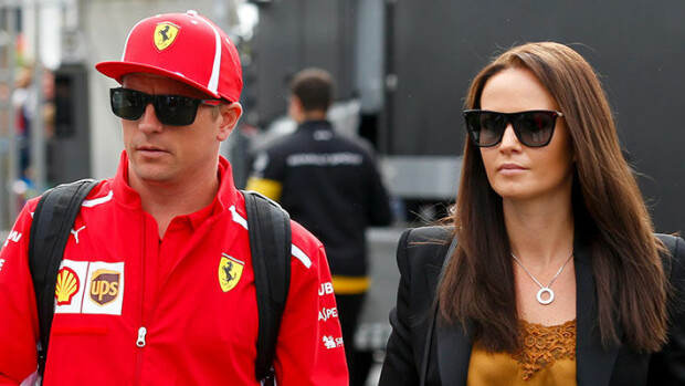 Halailua ja pussailua! Minttu ja Kimi Räikkönen söpöilivät avoimesti Vantaalla – kuvat! Kimi ja Minttu Räikkönen