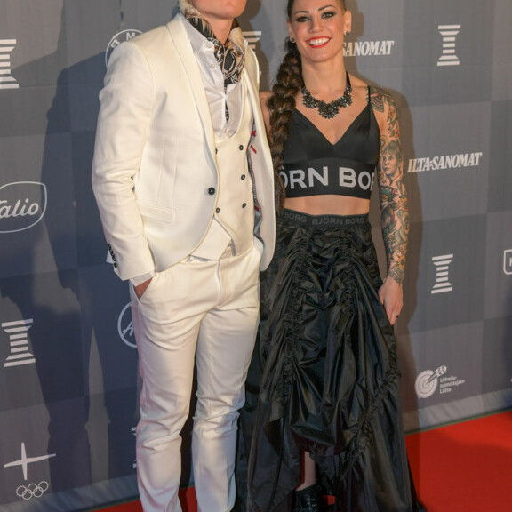 Eva ja Niklas menivät naimisiin vuonna 2016. Kahden nyrkkeilijän liitto ei aina ole helppoa. – Pelkään enemmän Niklaksen kuin itseni puolesta, Eva sanoo. Eva ja Niklas menivät naimisiin vuonna 2016. Kahden nyrkkeilijän liitto ei aina ole helppoa. – Pelkään enemmän Niklaksen kuin itseni puolesta, Eva sanoo.