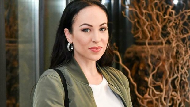 Voi, mikä tuuheatukkainen pienokainen! Janna jakoi kuvan esikoisensa kanssa! 'Takana raskas kuukausi' janna