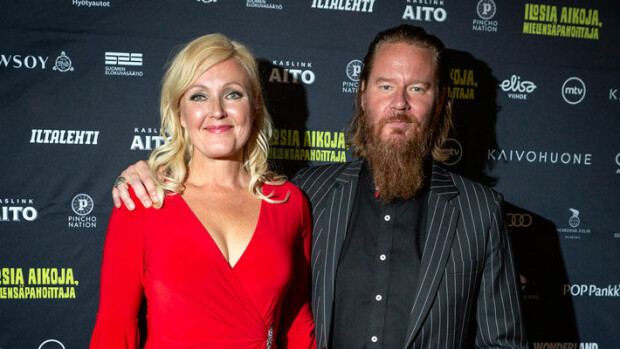Kuva! Jouni Hynynen ja Mari Perankoski viettävät lemmenlomaa Malediiveilla! Mari Perankoski ja Jouni Hynynen lemmenlomalla.