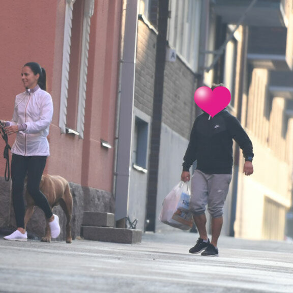 Lemmekkään koiralenkin päätteeksi rakastavaiset päätyivät Sadun asunnolle. Lemmekkään koiralenkin päätteeksi rakastavaiset päätyivät Sadun asunnolle.