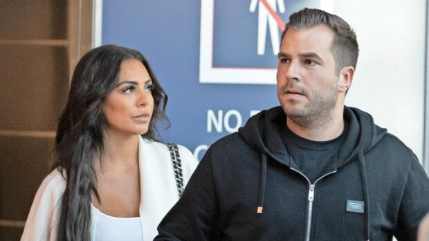 Niko Ranta-aho ei saanut vieläkään lupaa tavata Sofia Belórfia – ”Heidän yhteinen tulevaisuutensa on hämärän peitossa!” Niko Ranta-aho ja Sofia Belorf eivät saa vieläkään tavata toisiaan.