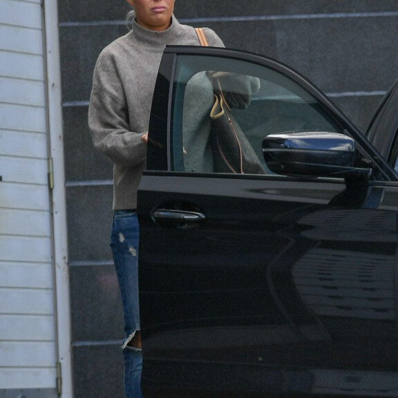 Seiskan paparazzi ikuisti Maisan, kun tämä hyppäsi aamulla it-pomon kyytiin. Maisa on ollut miehen luona lukuisia kertoja. Seiskan paparazzi ikuisti Maisan, kun tämä hyppäsi aamulla it-pomon kyytiin. Maisa on ollut miehen luona lukuisia kertoja.