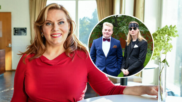 Suurin pudottaja -kilpailija Nina Mikkosen hurja muodonmuutos huomattiin kotona: ”En ollut tunnistaa äitiä!” Matias ja Mikael Mikkonen ovat ylpeitä Nina-äidistään.