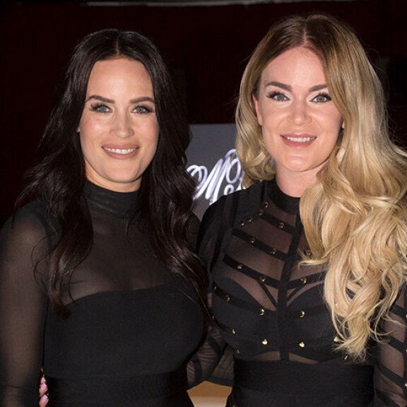 Myöhemmin Rosanna on tykästynyt myös pidempään hiusmalliin. Myöhemmin Rosanna on tykästynyt myös pidempään hiusmalliin.