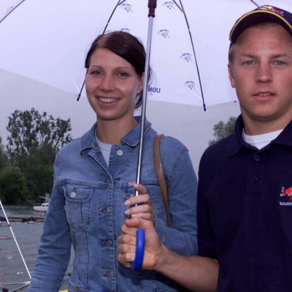 Onnea, Kimi, 40 vuotta! Vieras nainen aviovuoteessa, gorillapuku ja hengenvaarallinen juhannus – näistä kohuista Räikkönen muistetaan! Kimi ja Hanna