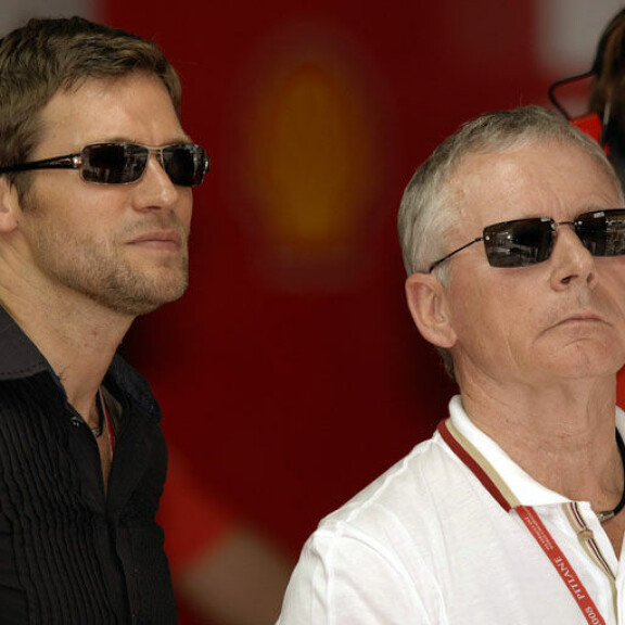 Kimi oli kartingissa huippulahjakkuus, mutta ilman Steve ja David Robertsonin managerointia hänestä ei olisi koskaan tullut F1-kuskia. Kimi oli kartingissa huippulahjakkuus, mutta ilman Steve ja David Robertsonin managerointia hänestä ei olisi koskaan tullut F1-kuskia.