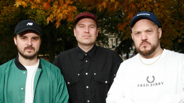 Teflon Brothers -räppäri sai pelottavan yllätyksen kotiinsa – ”Mitään ei onneksi tapahtunut!” Teflon Brothersin Voli sai kuolleen linnun.