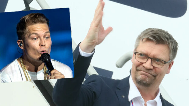 Uutuuskirja: Jukka Jalonen järjesti kultaleijonille Cheek-yllätyksen juuri ennen MM-finaalia - 'Se oli uskomaton hetki!' Cheek ja Jukka Jalonen
