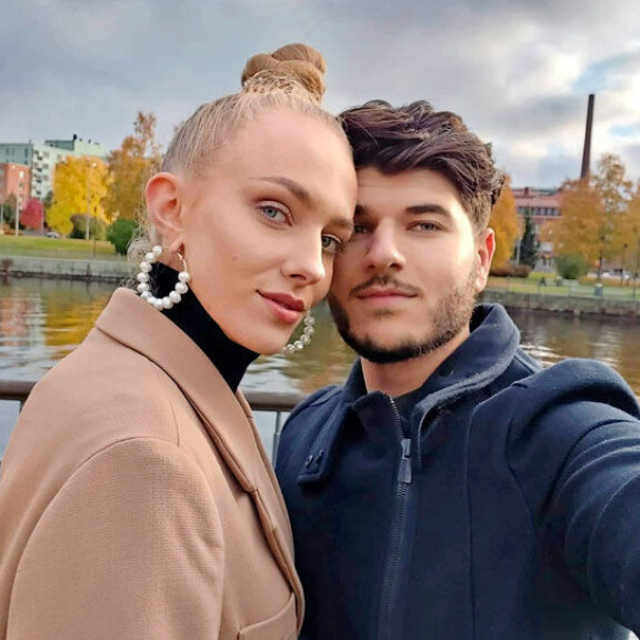 Anni esitteli Pavlos-rakkalleen niin Helsinkiä kuin Tamperetta. Anni Harjunpää ja Pavlos