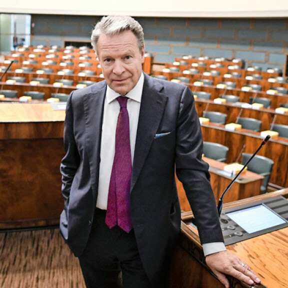 Ilkka Kanerva on ollut kansanedustaja vuodesta 1975 alkaen. Ilkka Kanerva on ollut kansanedustaja vuodesta 1975 alkaen.