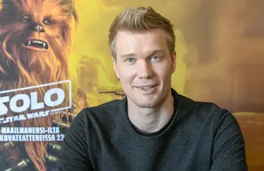  Uusin Star Wars -elokuva nettosi yli 300 miljonaa, mutta näin tienasi suomalainen Tähtien sota -sankari Joonas Suotamo! 