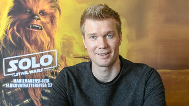 Uusin Star Wars -elokuva nettosi yli 300 miljonaa, mutta näin tienasi suomalainen Tähtien sota -sankari Joonas Suotamo! joonas suotamo