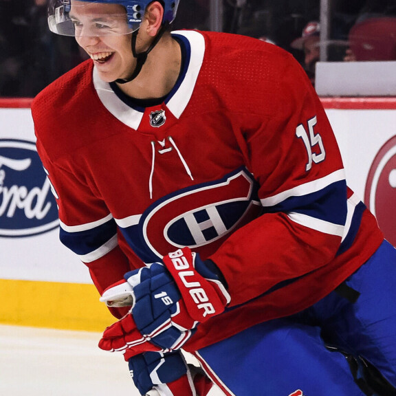 Vasta 19-kesäinen Jesperi Kotkaniemi on NHL-kaukaloiden ilopilleri. Vasta 19-kesäinen Jesperi Kotkaniemi on NHL-kaukaloiden ilopilleri.