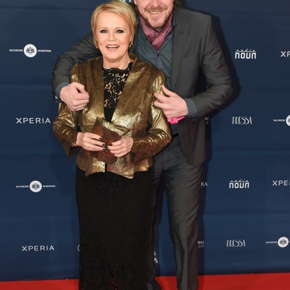 – Valmistaudun parhaillaan joulukonsertteihin. Odotan niitä jo kovasti, sillä ne ovat niin kivoja esiintymisiä, Katri Helena kertoo. Kuva vuodelta 2015. – Valmistaudun parhaillaan joulukonsertteihin. Odotan niitä jo kovasti, sillä ne ovat niin kivoja esiintymisiä, Katri Helena kertoo. Kuva vuodelta 2015.