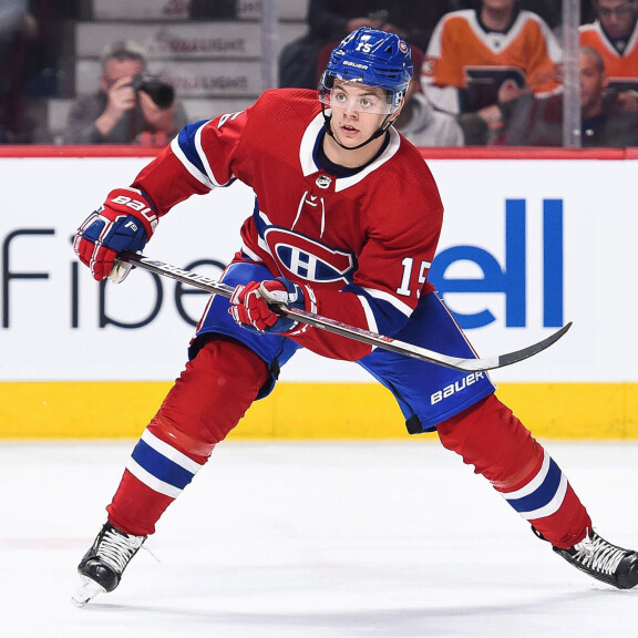 Nuori herra Kotkaniemi paukutti heti avauskaudellaan NHL:ssä tulokkaalle hyvinkin kelvolliset 11+23=34 tehopistettä. Ja vieläpä vaativalla sentterin tontilla. Nuori herra Kotkaniemi paukutti heti avauskaudellaan NHL:ssä tulokkaalle hyvinkin kelvolliset 11+23=34 tehopistettä.