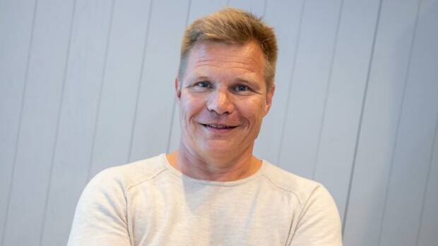 Mika Salon F1-uralla huvittava alku: Vei Lotus-tallille 100 000 dollaria Mikki Hiiri -repussa! Mika Salo joutui maksamaan mekaanikkojen palkat.